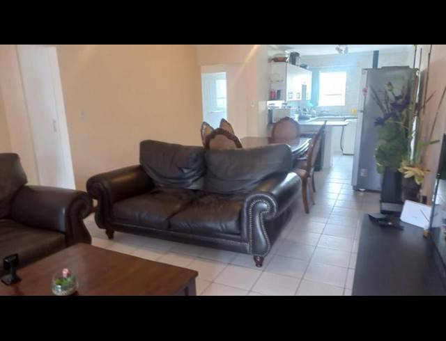 3 BEDROOM TOWNHOUSE FOR SALE IN OAKDENE